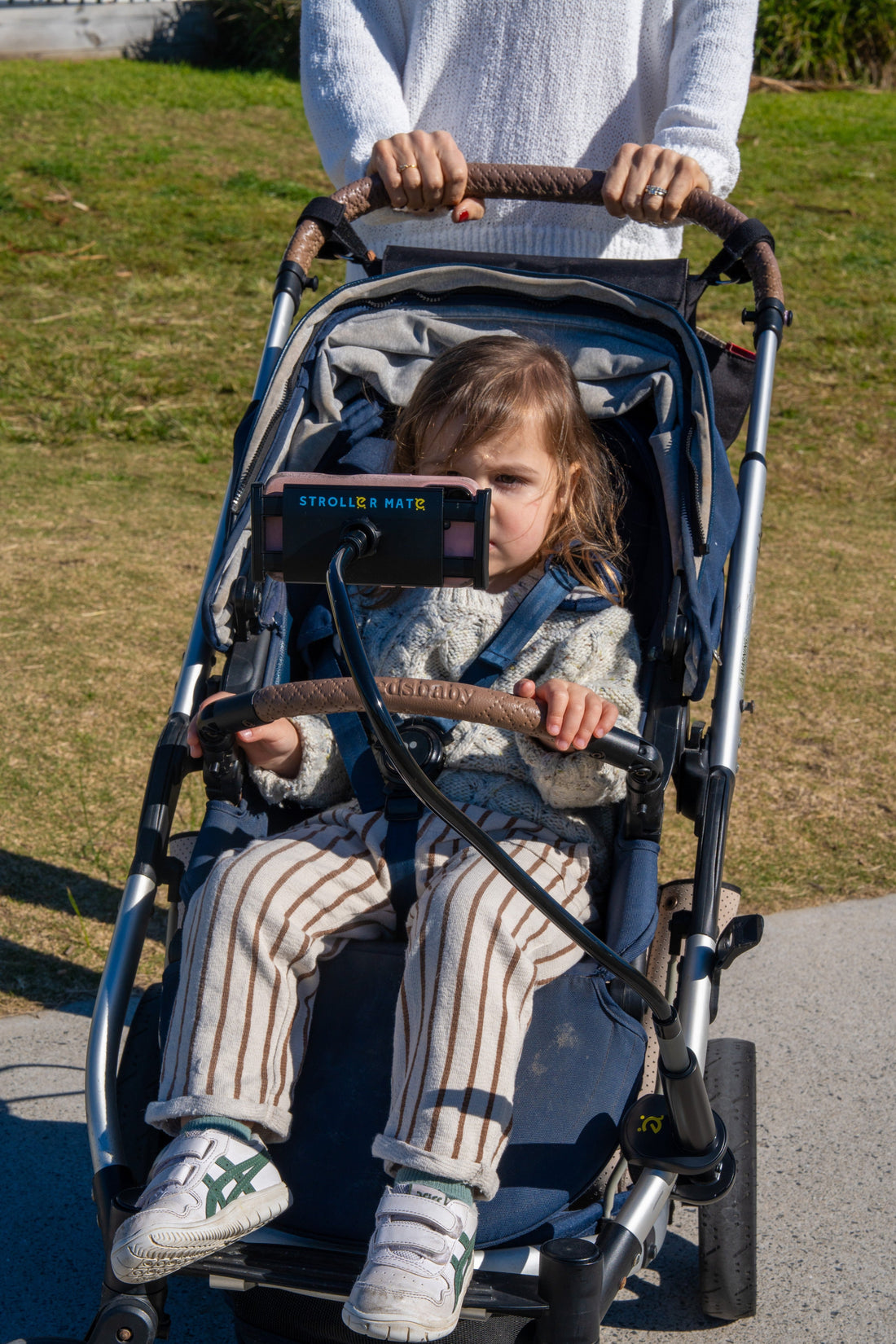 Stroller Phone Holder Safety Checklist: Placement, Volume, and Screen Settings