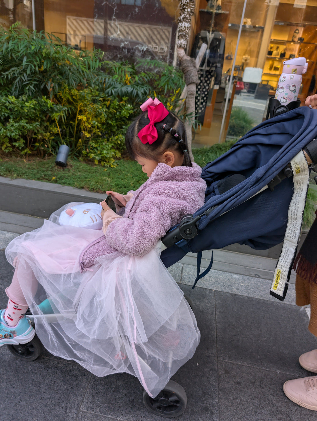 Stroller Screentime's Impact on Toddler Posture & Eyesight